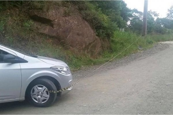 Brasil Una Argentina Intentaba Empujar Su Auto En Un Morro Y Muri