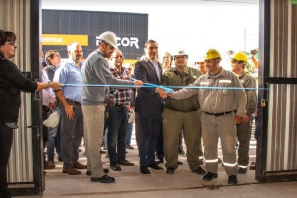 Valdés inauguró nuevas instalaciones y anunció la compra de 50