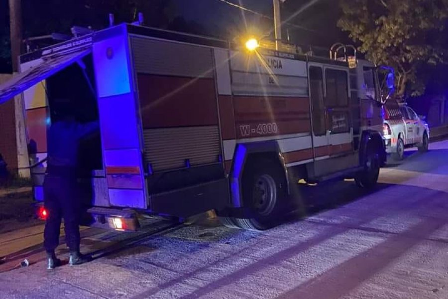 Corrientes Incendio A La Madrugada Afect Vivienda Y Autom Vil