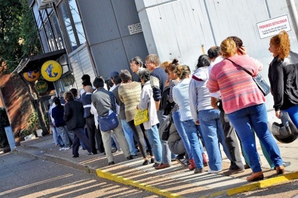 Corrientes: Hoy comienza el pago del plus de $1800 para los estatales