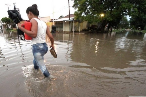 En Corrientes hay 7000 personas evacuadas desde hace un mes