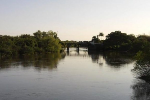 Hallaron el cuerpo del joven ahogado en el riacho del Puente Pexoa