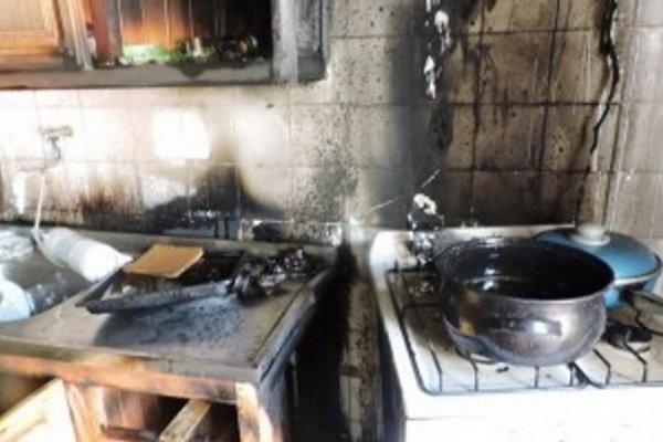 Incendio en una cocina casi provoca una tragedia en Esquina