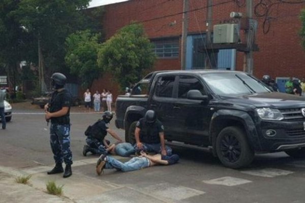 Los estafadores correntinos capturados en Posadas declararían este lunes