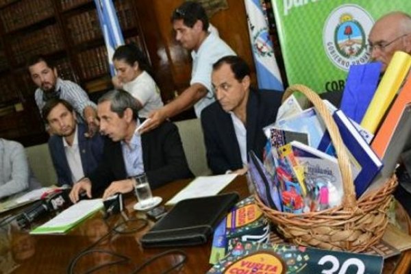 Canasta escolar: Valdrá 399 pesos y habrá descuentos con tarjetas