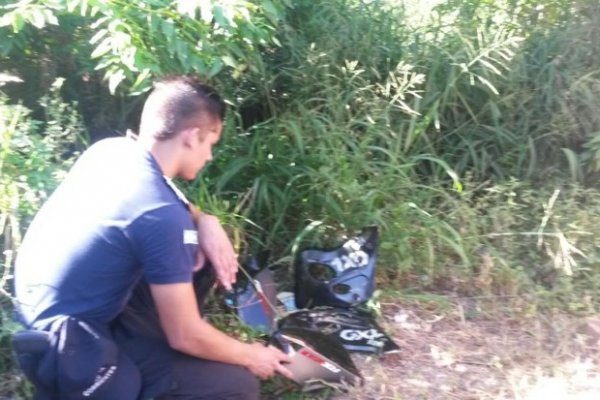 Robaron objetos de valor de una casa y fueron recuperados a pocas cuadras entre pastizales