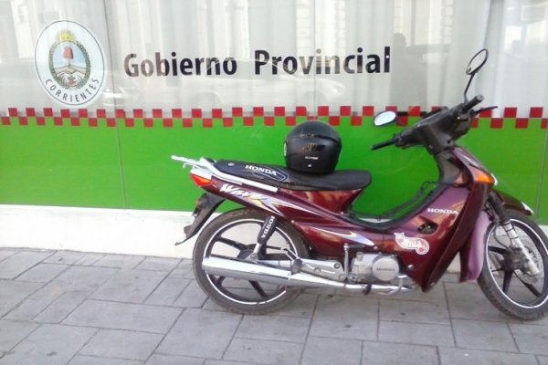 Robaron una moto estacionada en una vereda cercana a la Jefatura