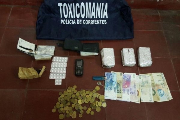 Allanan dos viviendas por vender marihuana en el 17 de Agosto