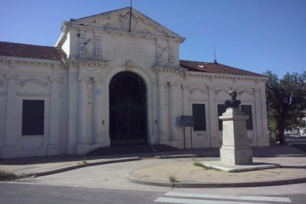 Corrientes: A la salida de la escuela intentaron engañar a una menor para llevársela en un auto