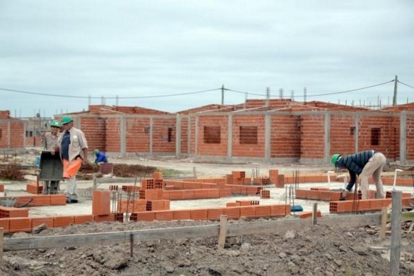 Más de la mitad de los trabajadores no completó su escolaridad básica