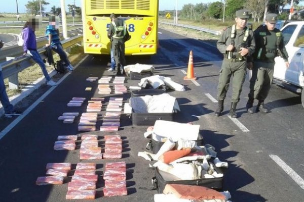 Gendarmería detuvo a pasajeros con 86 kilos de marihuana en Entre Ríos