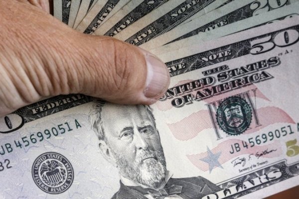 El dólar oficial subió a $ 14,79