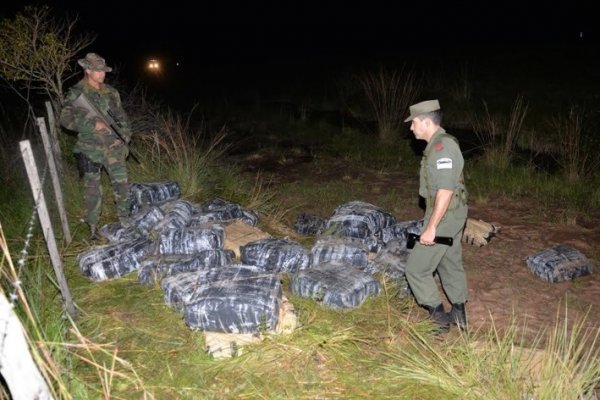 Operativo Frontera en Corrientes: Narcotraficantes abandonaron más de 900 kilos de marihuana