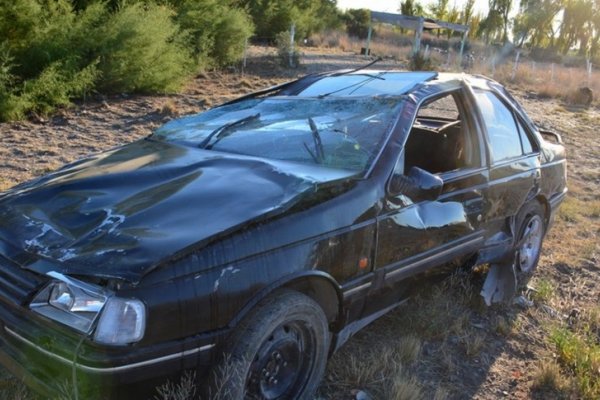 Anciana de 74 años murió tras despiste y vuelco de un automóvil