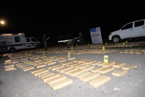 Gendarmería Nacional secuestró más de 900 kilos de marihuana en Itatí