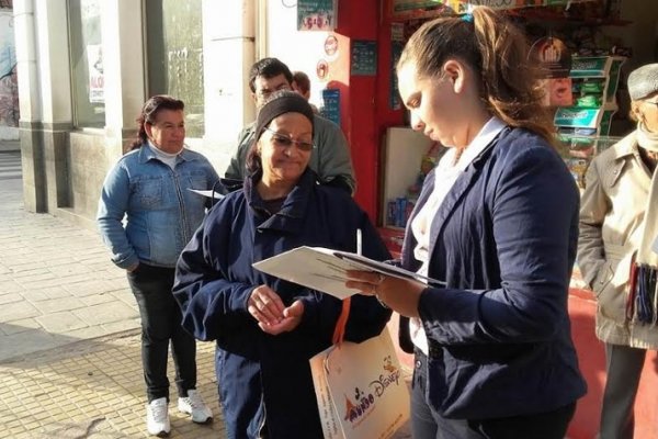 Vecinos de Corrientes reclaman por refugios en las paradas de colectivos