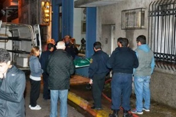 Falleció la viuda del reconocido educador Eloy Ortega al quedar atrapada en un voraz incendio