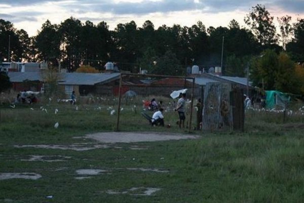 Batalla campal entre ocupas y vecinos del barrio San Roque Este