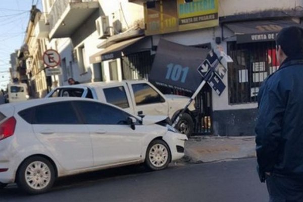 Diego Gutiérrez protagonista de un tremendo accidente de tránsito en pleno microcentro de la Ciudad