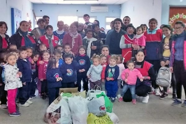 Donan abrigos a vecinos de los barrios Quintana y San Marcos