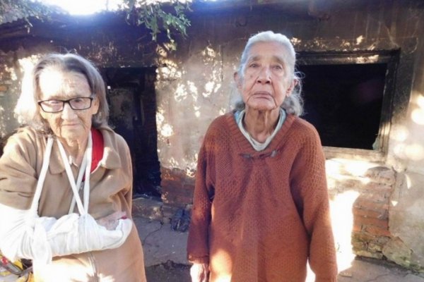 Incendio fatal: Anciana perdió todo al quemarse su vivienda y pide ayuda para poder dormir