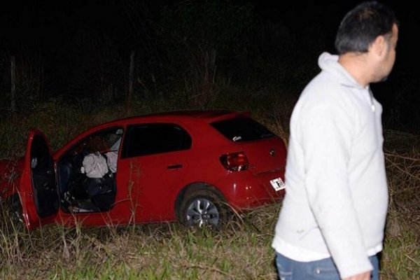 Un correntino despistó y terminó en un barranco cuando iba a Posadas