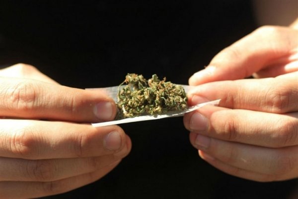 Un Alumno le vendía marihuana a sus compañeros en la escuela