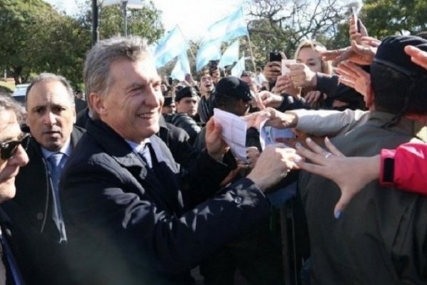 Mauricio Macri evitó saludar a un chico con capacidades diferentes