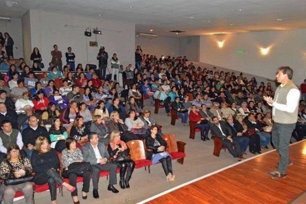 Presentaron este último jueves el Programa Escuela para Padres