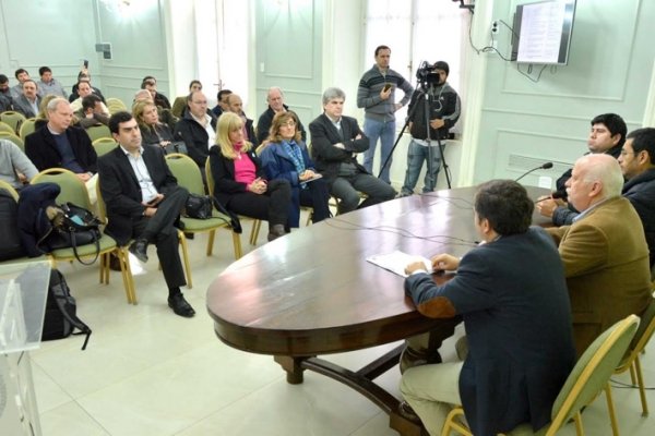 Presentaron el proyecto Casas de Madera Correntina