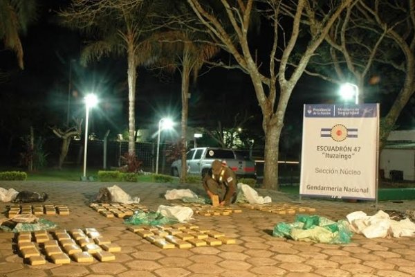 Operativo en Ituzaingó: Dos hombres se fugaron tras abandonar más de 120 kilos de marihuana