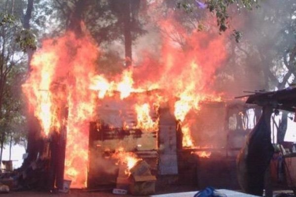 Incendio destruyó un humilde comedor comunitario