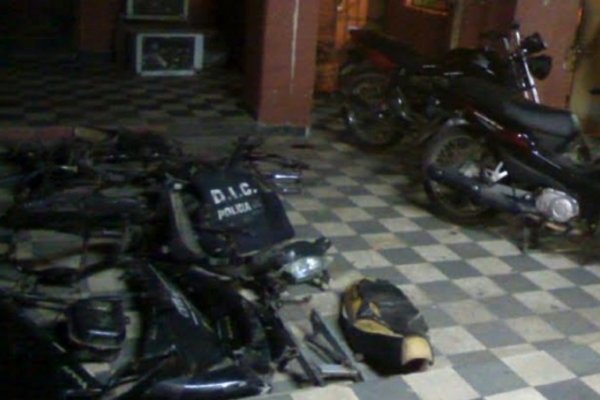 Corrientes: Policías secuestraron motopartes que comercializaban a través de la red social Facebook