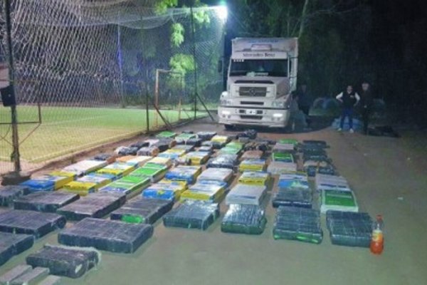 Corrientes: Secuestraron miles de kilos de marihuana en un camión cerca del barrio Ponce