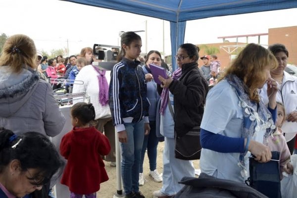 Capital: En un operativo sanitario atendieron a casi 1000 personas