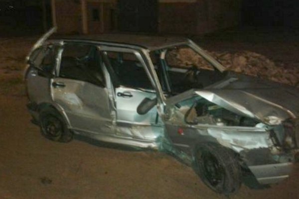 Automovilista evitó chocar a un perro y terminó en una alcantarilla