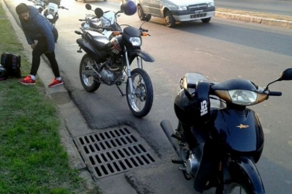 Insólito: Triple choque de motos sobre avenida Armenia