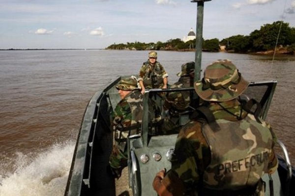 Corrientes: Prefectura busca a familiares del viceintendente de Itatí que desaparecieron en el río