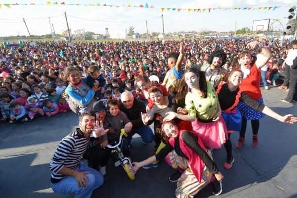 Multitudinaria fiesta popular se desarrolló este sábado por el Día del Niño en el barrio Madariaga