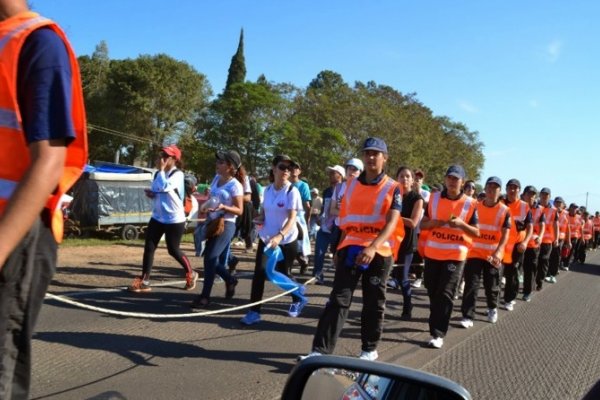 Policías peregrinan hacía Itatí