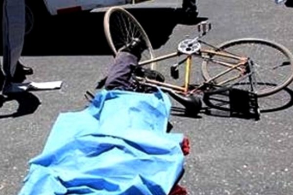 Paso de los Libres: Una camioneta chocó y mató a un ciclista