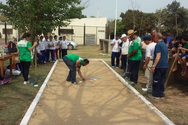 Se realizó un campeonato de tejos destinado a los adultos mayores