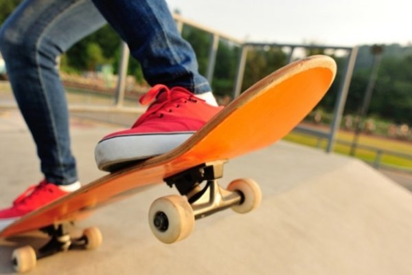 Corrientes: Un joven atacó con una patineta a su vecino y le provocó la pérdida del ojo