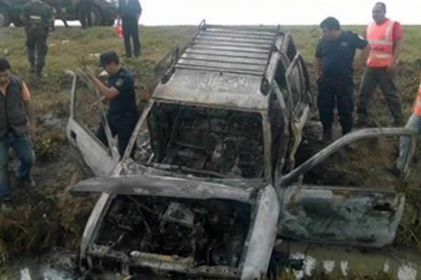 Misterio: Incendiaron una pick up al costado de la Ruta Nacional N° 14