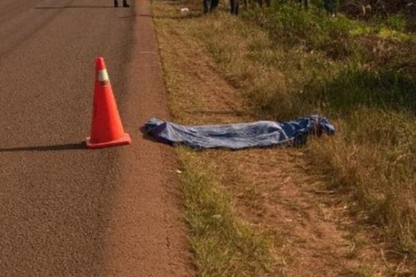 Tatacuá: Niño cruzó la ruta 118 y fue arrollado por un camión