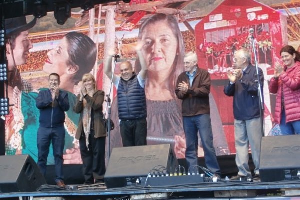 El chamamé convocó a miles de personas que bailaron y vivieron  la música y el sapucay