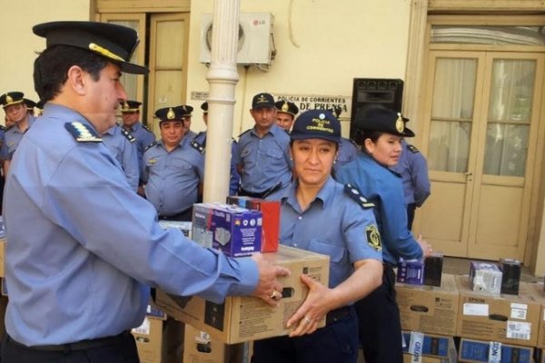 El Jefe de Policía entregó equipos informáticos para las Comisarías