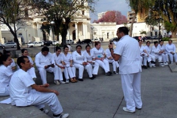 Enfermeros de Corrientes se capacitan en el cuidado a los pacientes