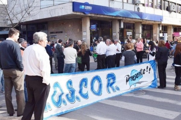 Trabajadores del IOSCOR realizan retención de servicio