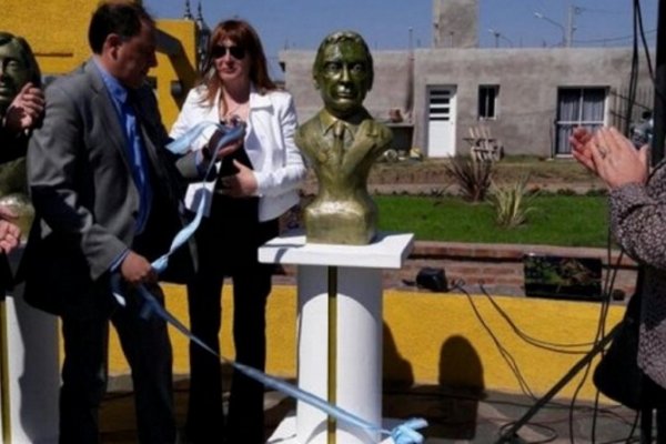 Polémica en Córdoba por un monumento en homenaje a Macri